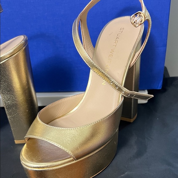 Stuart Weitzman Gold Platform Heels - Picture 3 of 5